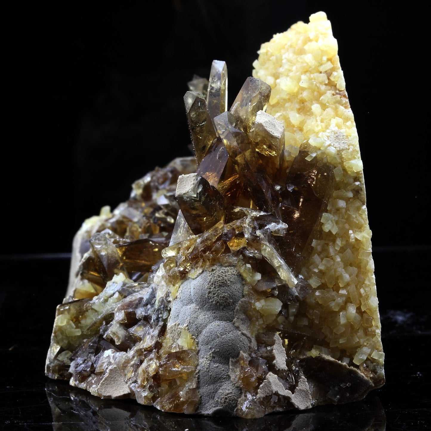 Baryte + Calcite. 1892.0 carats. Elk Creek locality, South Dakota, USA