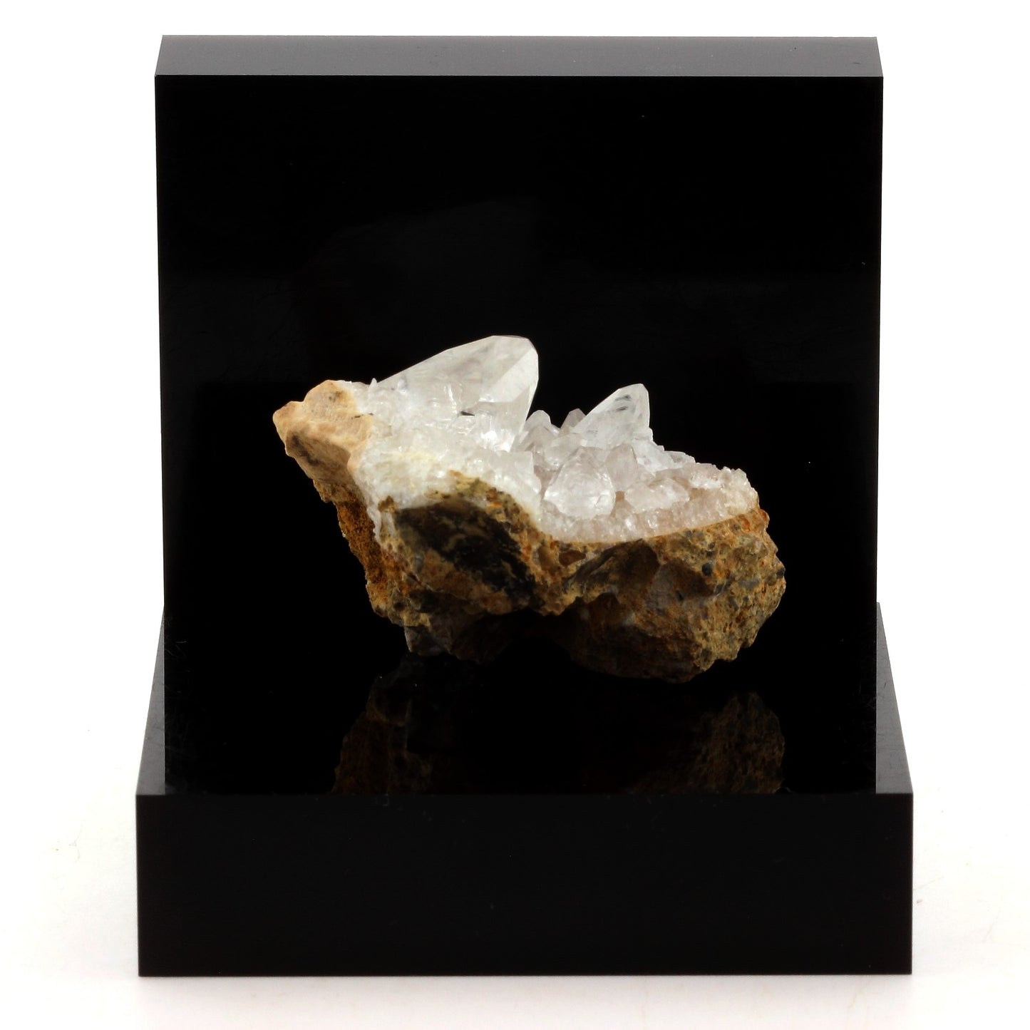 Calcite. 420.5 carats. Pau. France