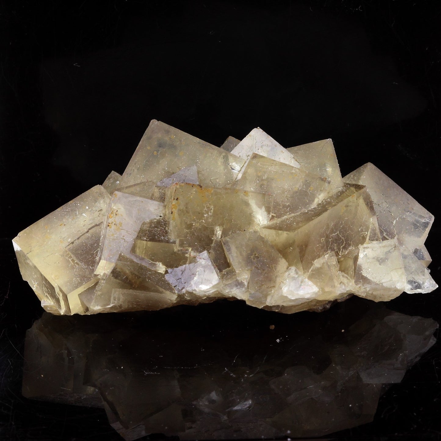 Fluorite. 392.6 carats. Arbouet, Pyrénées-Atlantiques, France