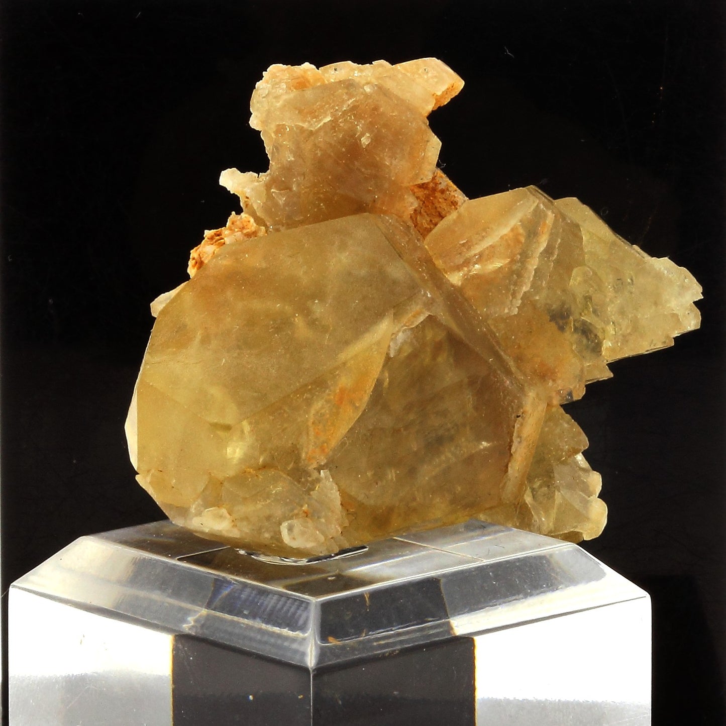 Baryte. 300.6 carats. Olloix, Puy-de-Dôme, France