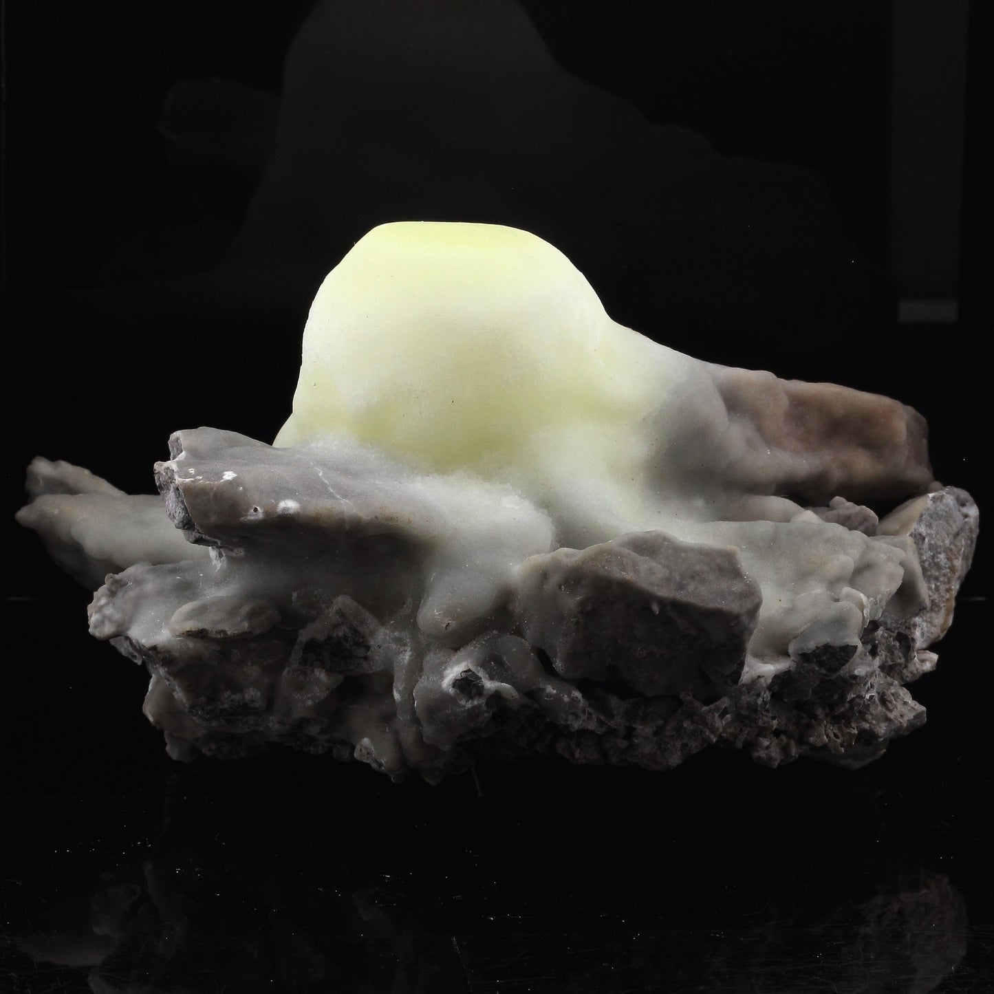 Calcite "lead rich". 3495.0 carats. Las Cabesses, Ariège, Occitanie, France