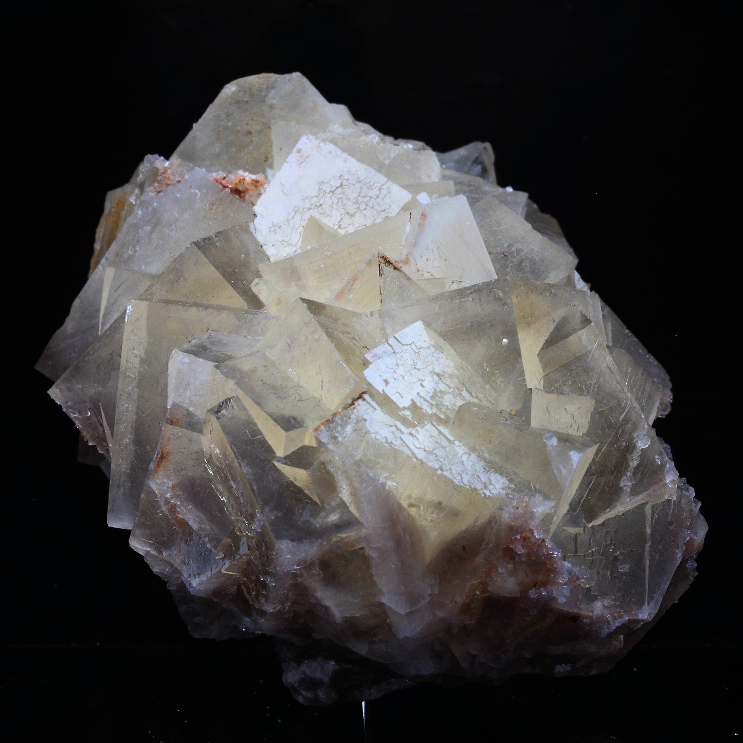 Fluorite stalactiforme. 2148.0 carats. Arbouet, Pyrénées-Atlantiques, France