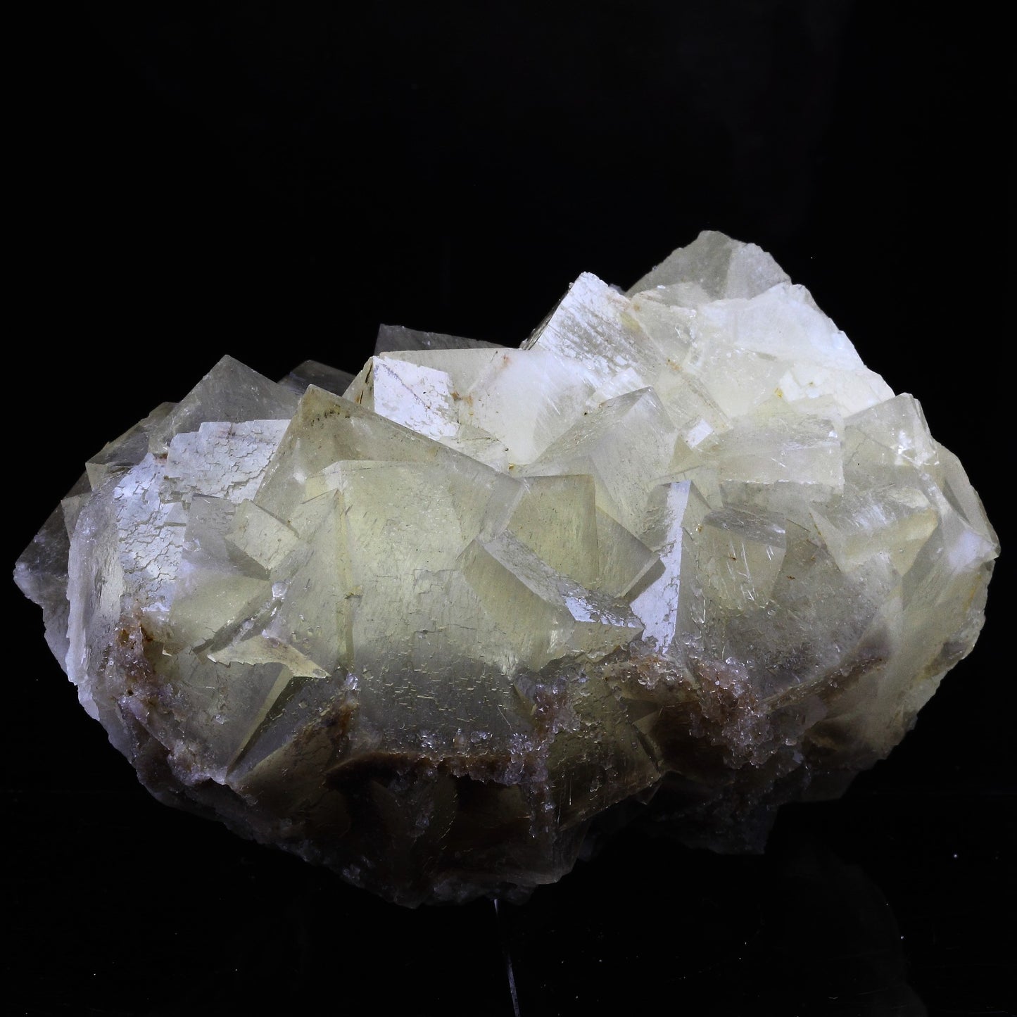 Fluorite stalactiforme. 2148.0 carats. Arbouet, Pyrénées-Atlantiques, France