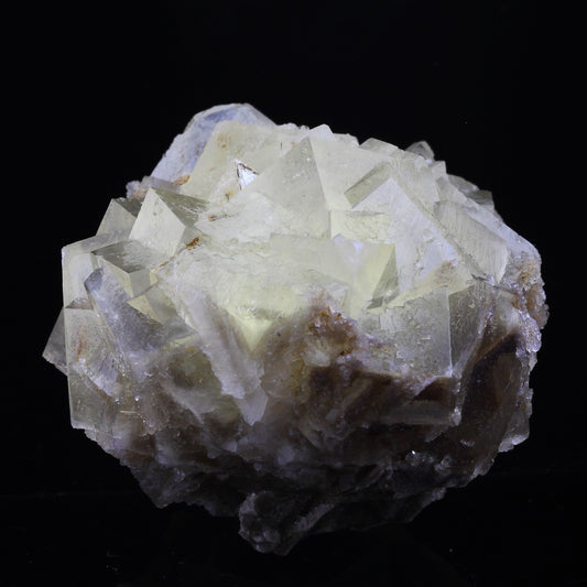 Fluorite stalactiforme. 2148.0 carats. Arbouet, Pyrénées-Atlantiques, France