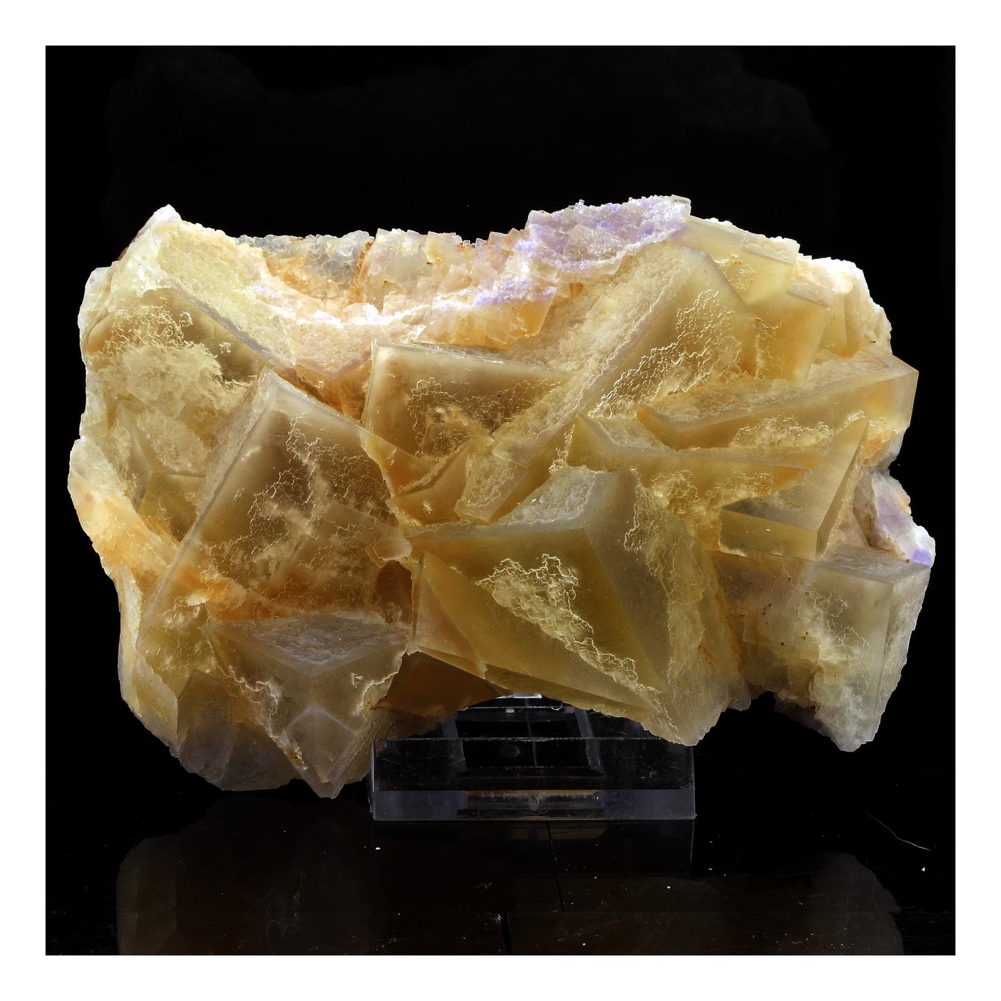 Fluorite. 2214.0 carats. Arbouet, Pyrénées-Atlantiques, France