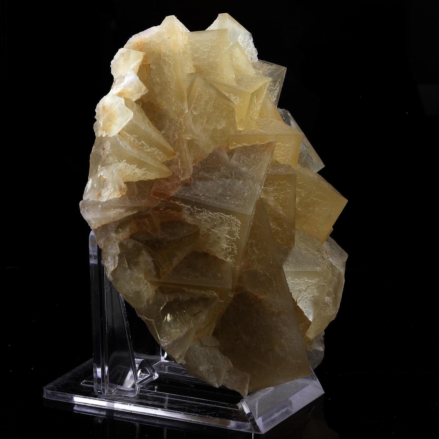 Fluorite. 3019.0 carats. Arbouet, Pyrénées-Atlantiques, France