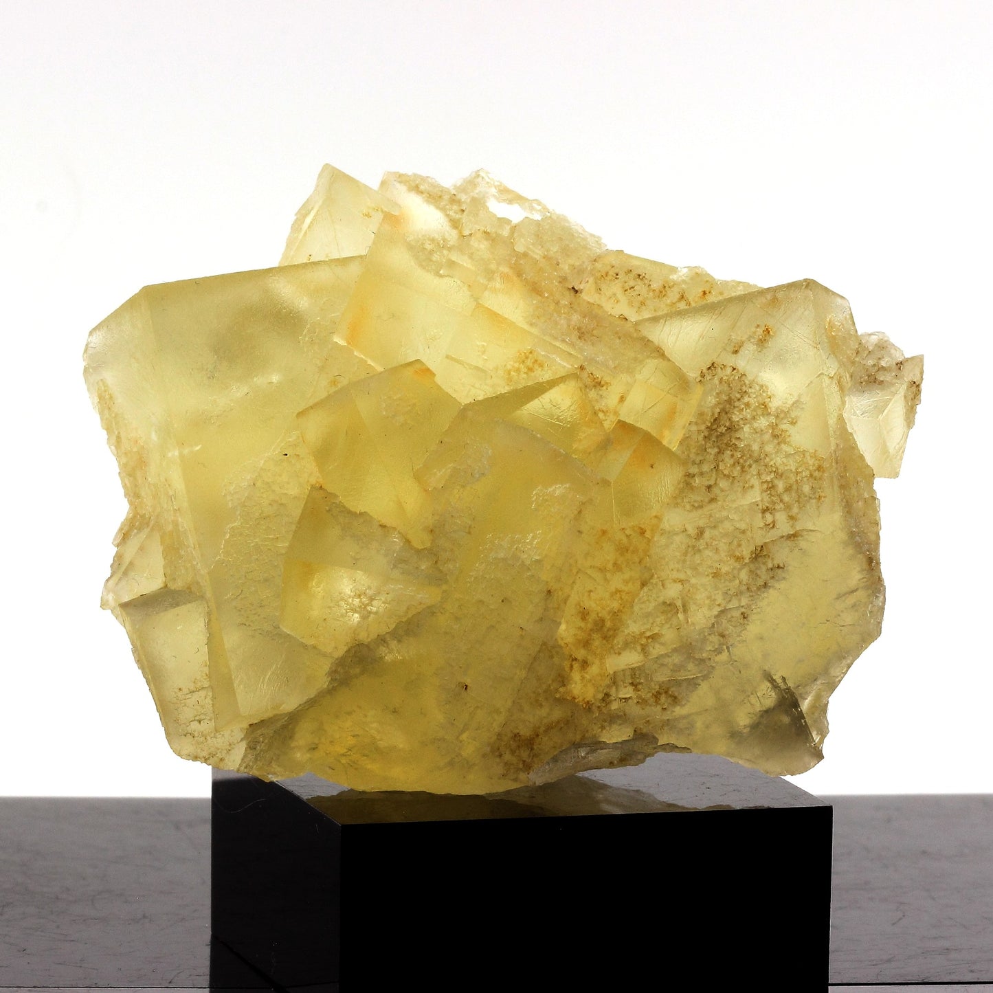 Fluorite. 1337.0 carats. Arbouet, Pyrénées-Atlantiques, France