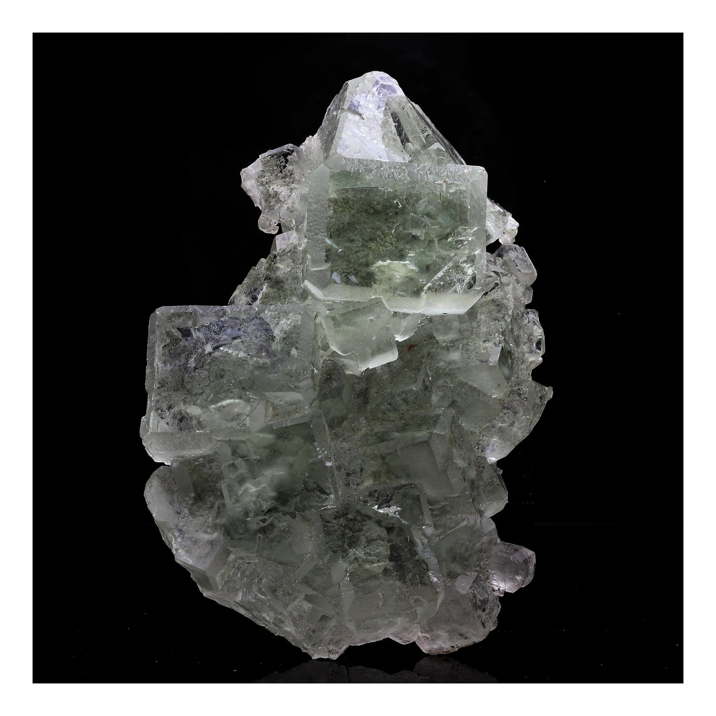 Fluorite. 958.5 carats. Xianghualing Mine, Chenzhou, Hunan, Chine