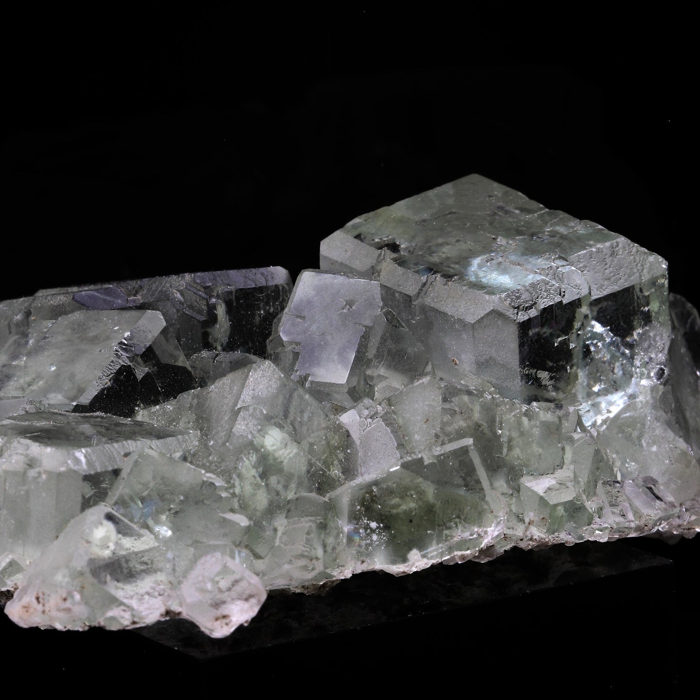 Fluorite. 958.5 carats. Xianghualing Mine, Chenzhou, Hunan, Chine