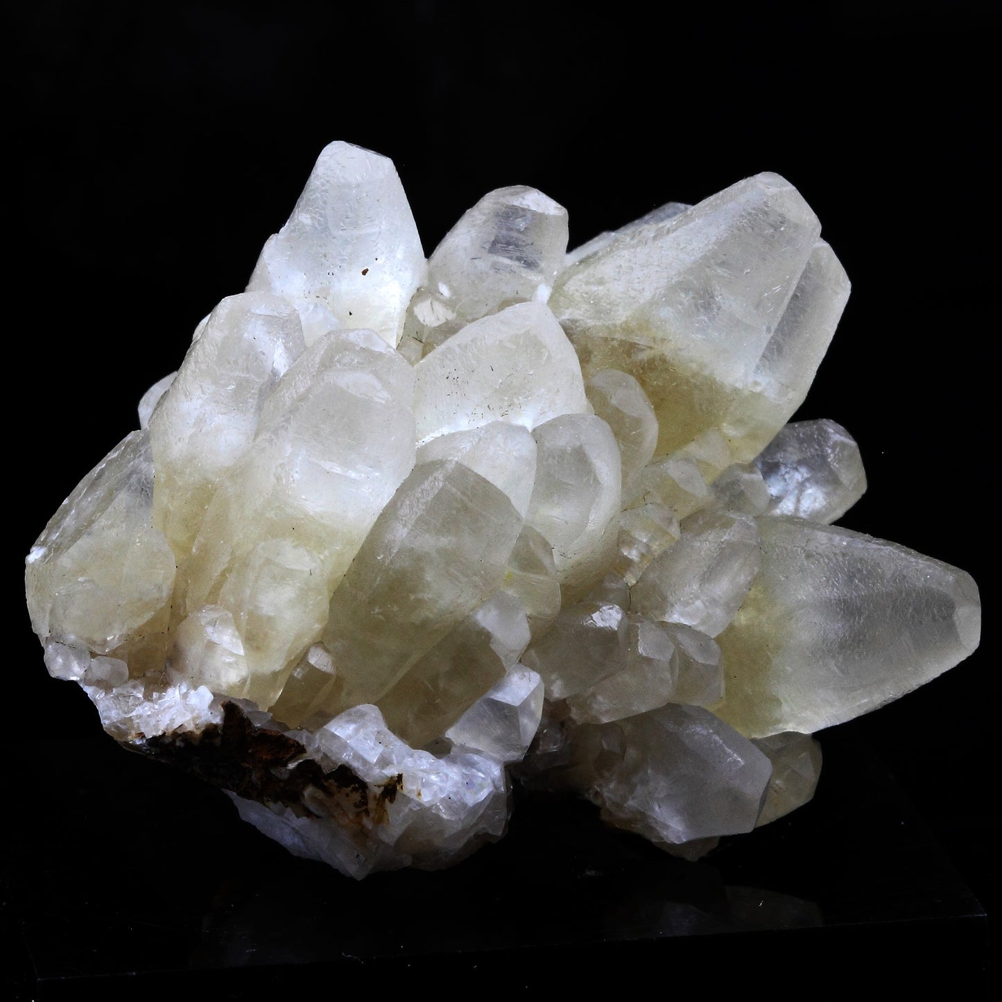 Calcite. 355.5 carats. Viane, Tarn, France