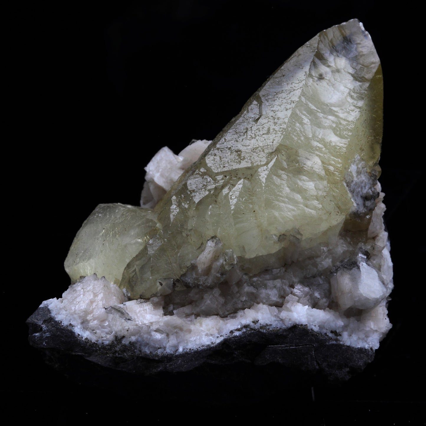 Calcite, Dolomite. 292.5 carats. Anduze, Gard, Occitanie, France