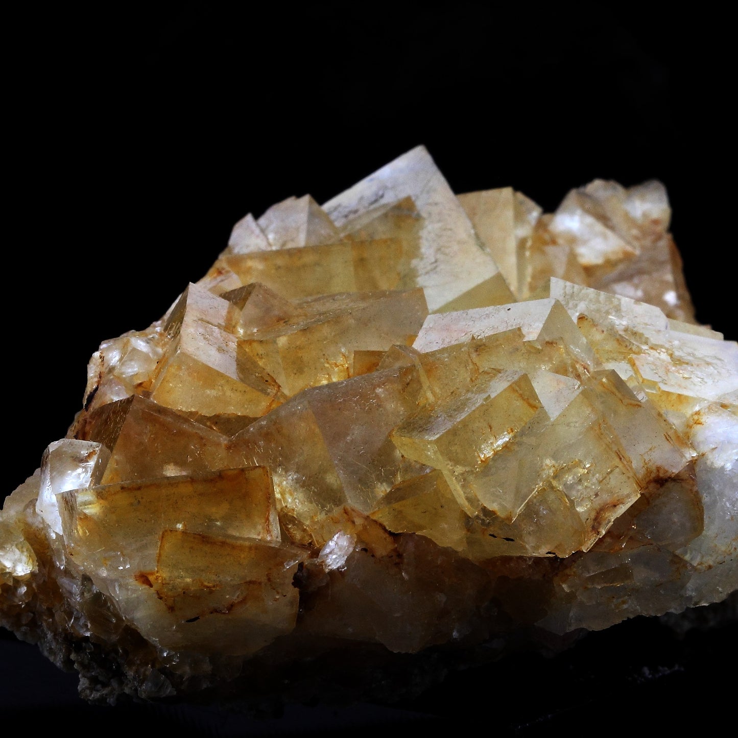 Fluorite. 1234.0 carats. Arbouet, Pyrénées-Atlantiques, France