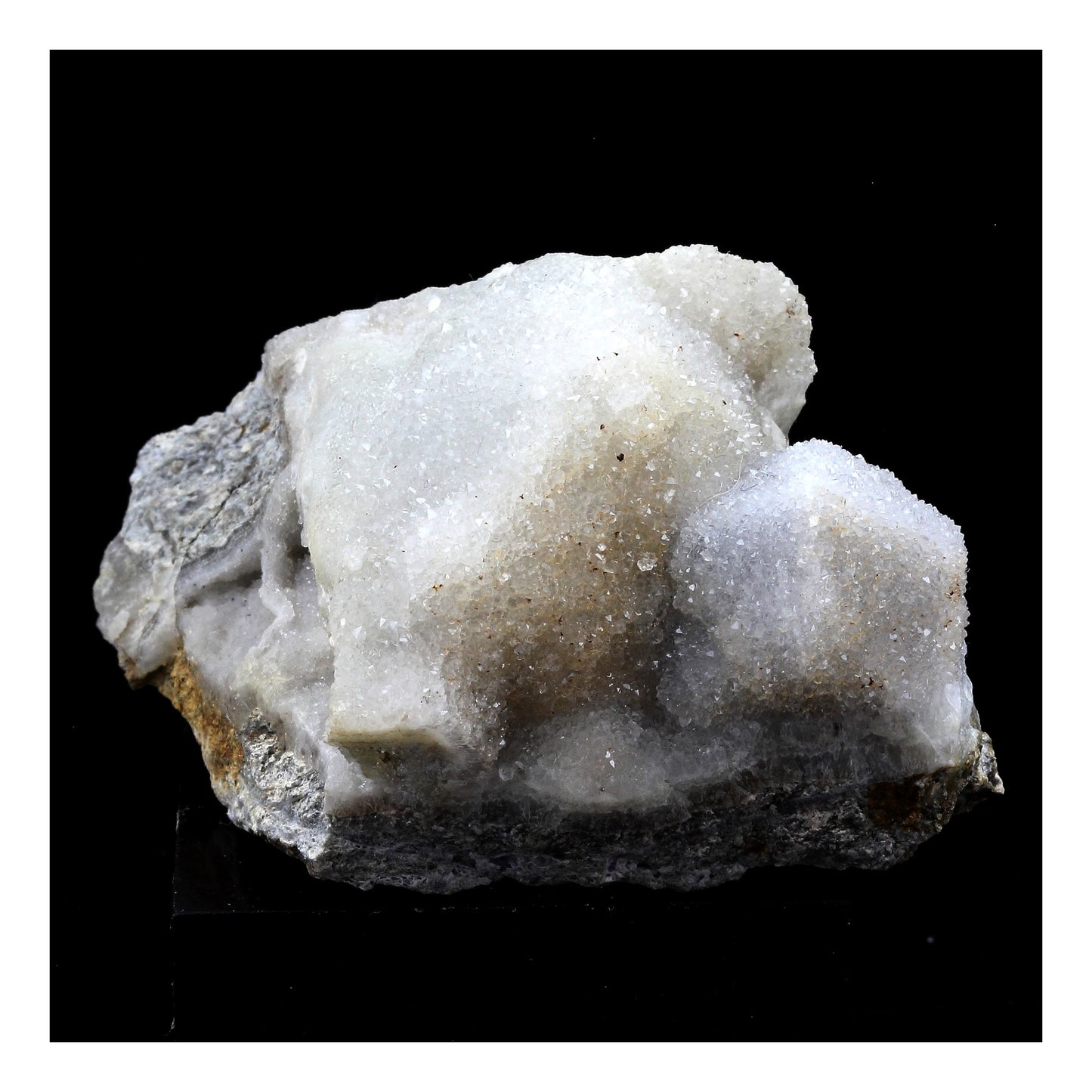 Quartz, Fluorite. 365.0 carats. Pont des Bouyges, Corrèze, France