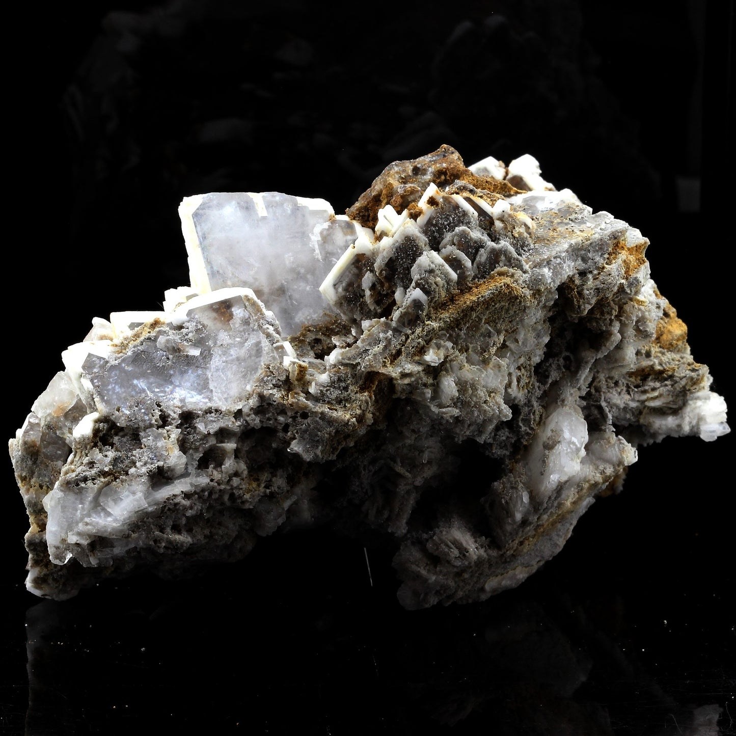 Baryte. 3869.5 carats. Susville, La Mure, Isère, France