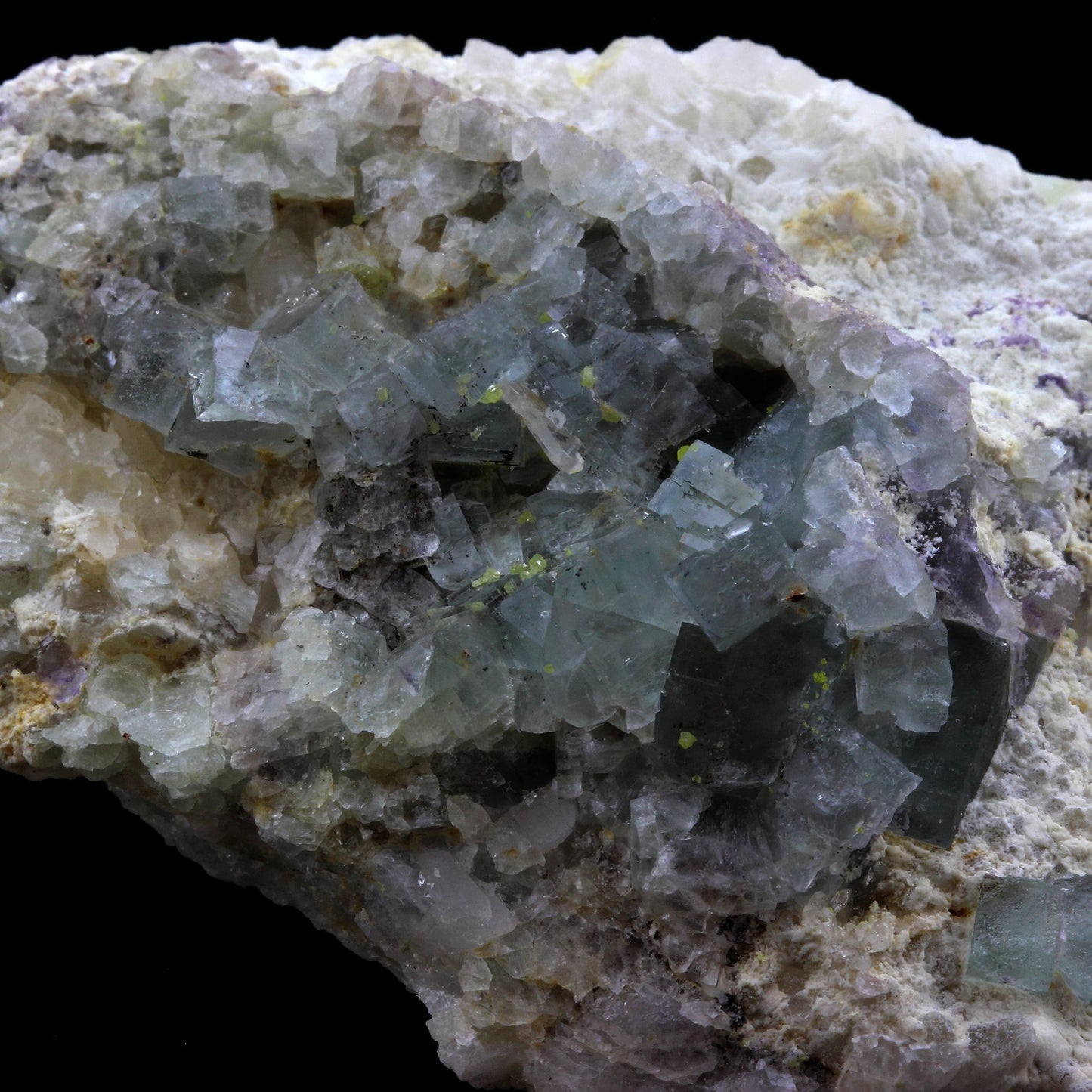 Fluorite + Quartz. 1659.5 carats. Pratclaux, Langeac, Haute-Loire, France