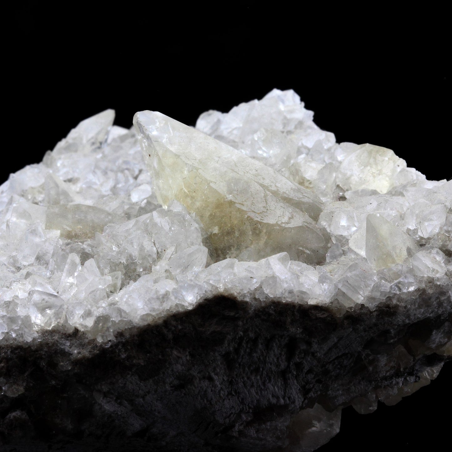 Calcite. 1159.5 carats. Pont d'Avène, Gard, France