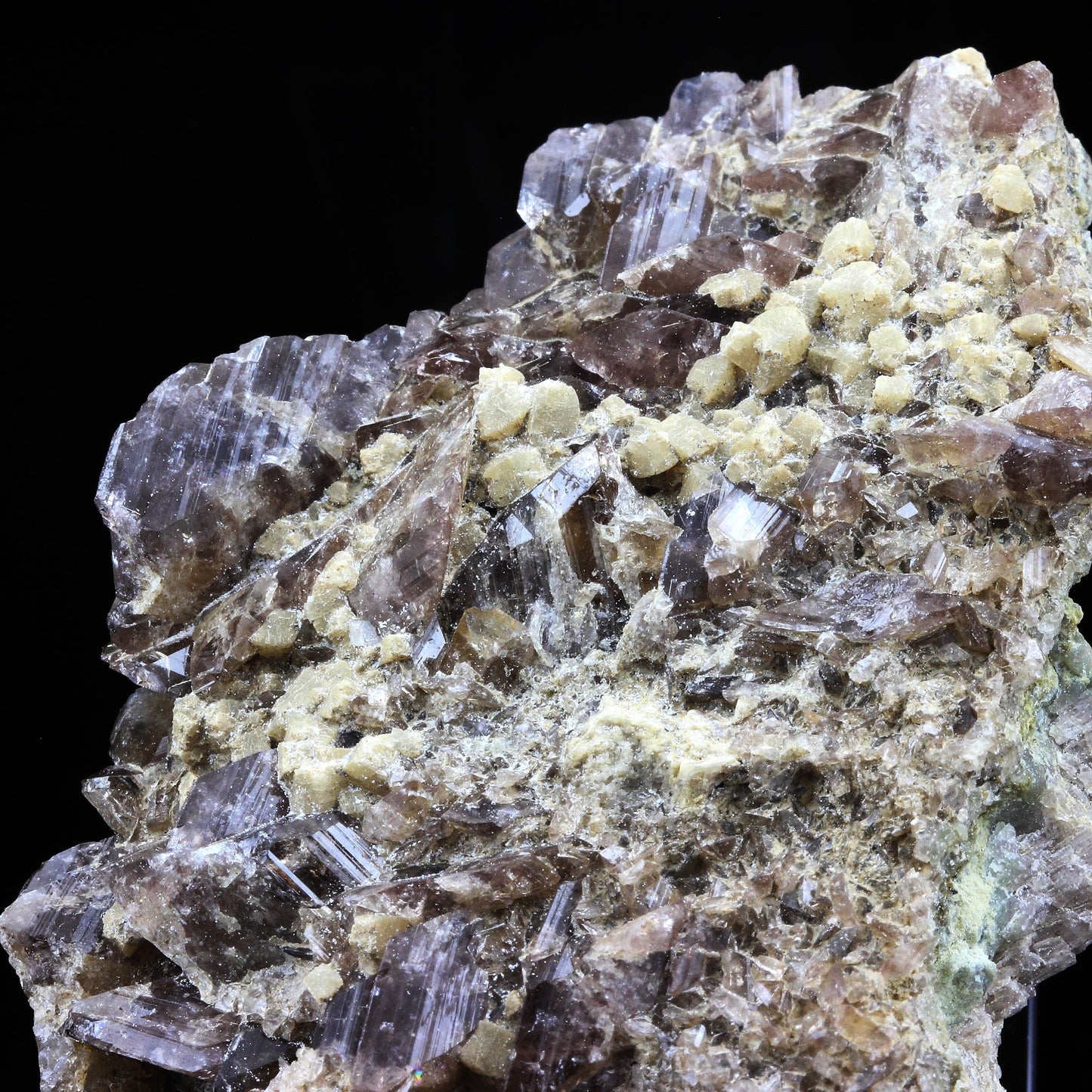 Axinite + Prehnite. 723.5 carats. Chamrousse, Belledonne, Isère, France