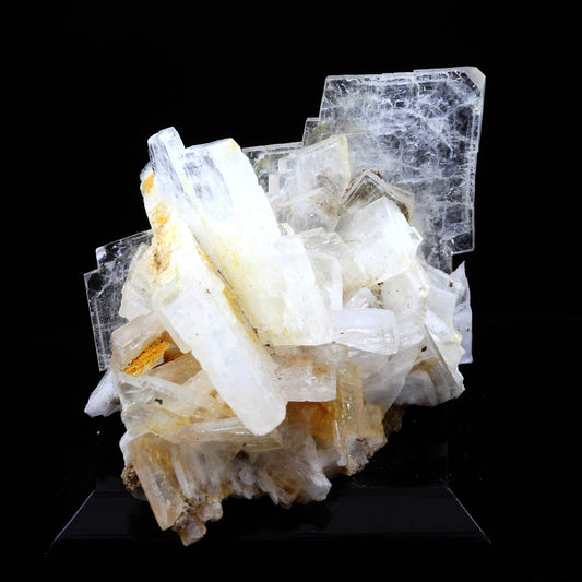 Baryte. 218.5 carats. Baryte occurrence, La Mure, Isère, France