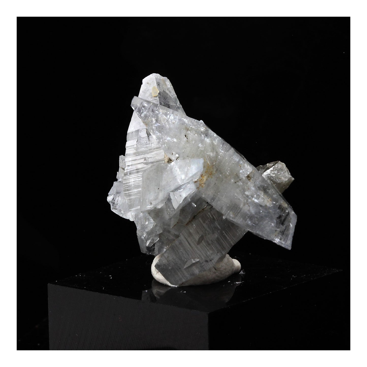 Celestine. 21.0 carats. Montalieu-Vercieu, Isère, France
