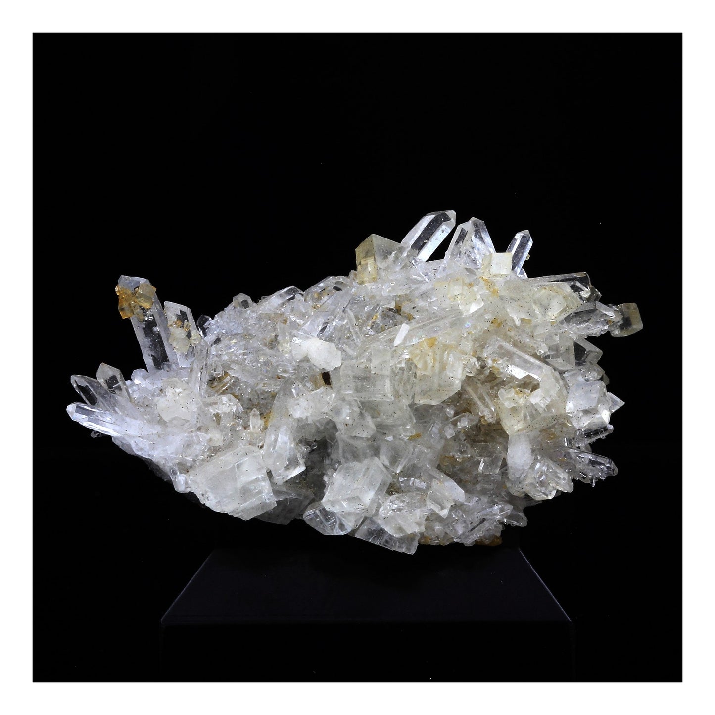 Quartz + Dolomite. 70.0 carats. Saint-Pierre-de-Mésage, Vizille, France