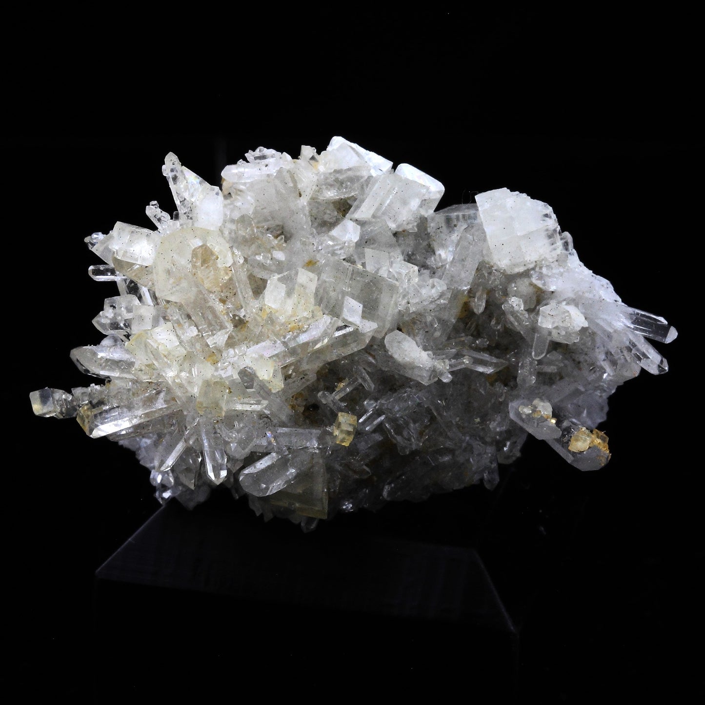 Quartz + Dolomite. 70.0 carats. Saint-Pierre-de-Mésage, Vizille, France
