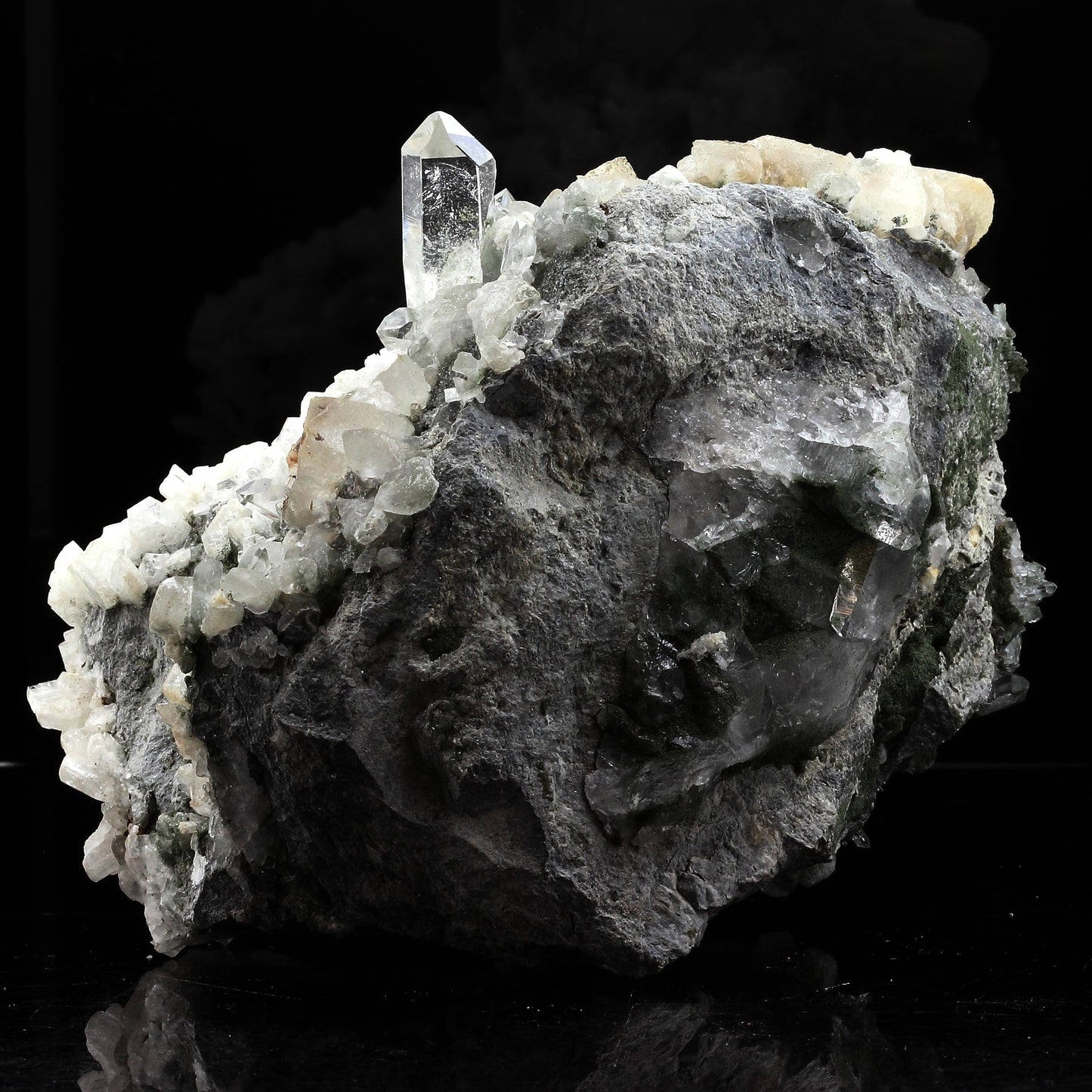 Quartz + Albite + Calcite, 2928.0 carats, Massif des Grandes Rousses, Isère, Auvergne-Rhône-Alpes, France