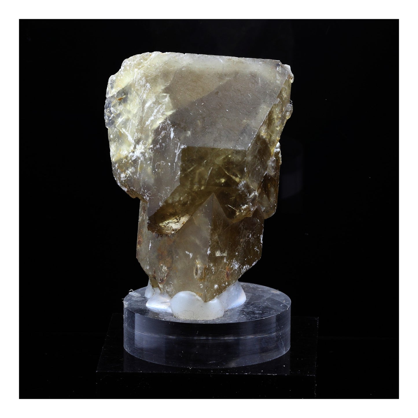 Baryte. 819.5 carats. Olloix, Puy-de-Dôme, France