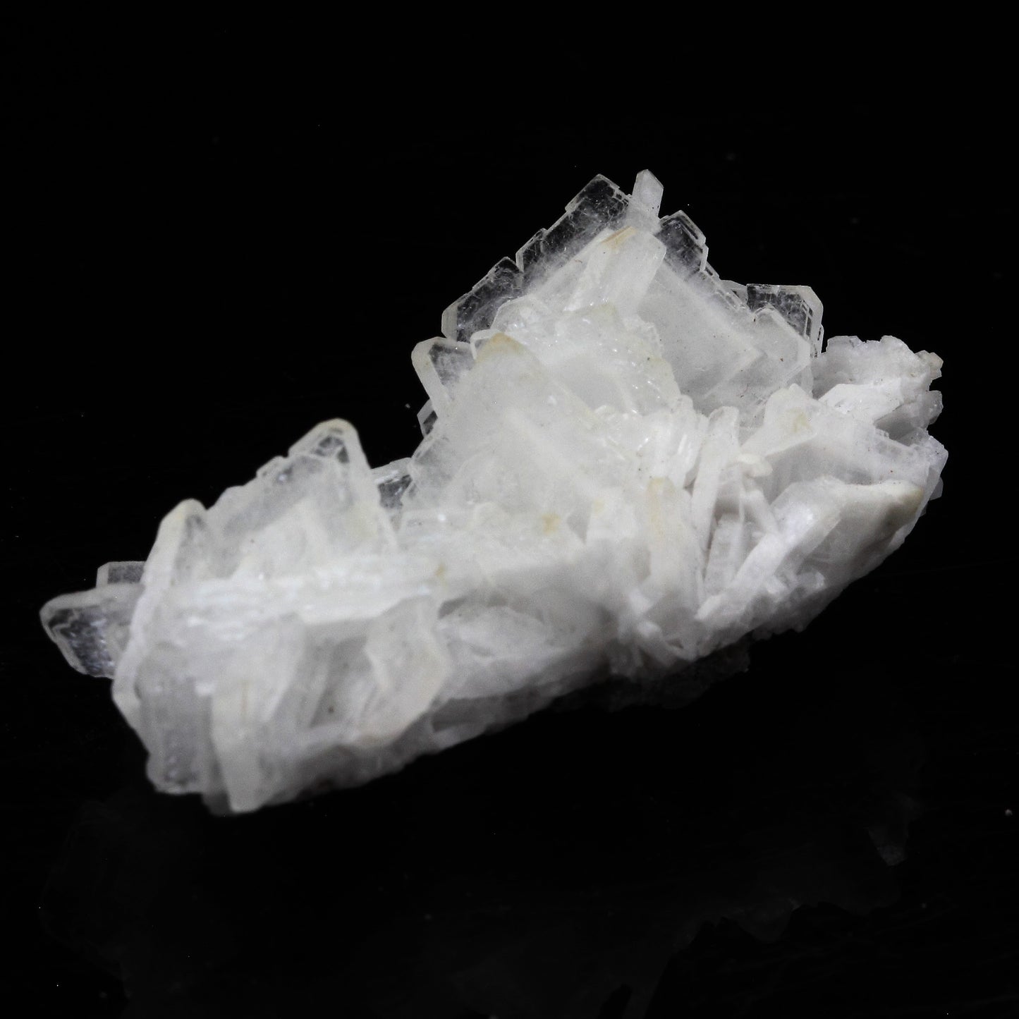 Baryte. 96.5 carats. La Mure, Isère, France
