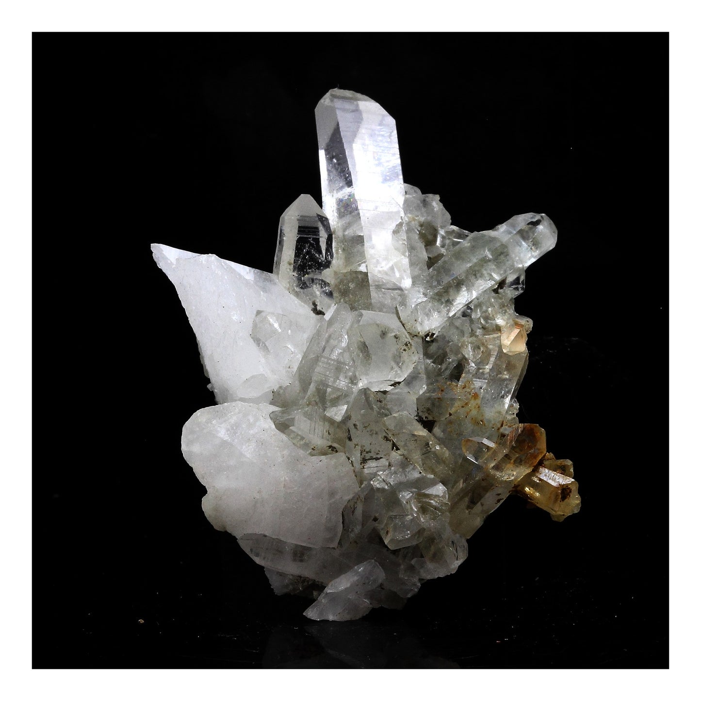 Calcite + Quartz. 99.0 carats. Maronne, La Garde-en-Oisans, France