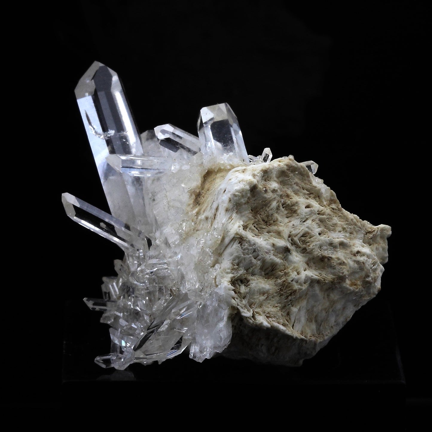 Quartz + Baryte. 244.0 carats. Le Ribot, L'Alpe d'Huez, Isère, France