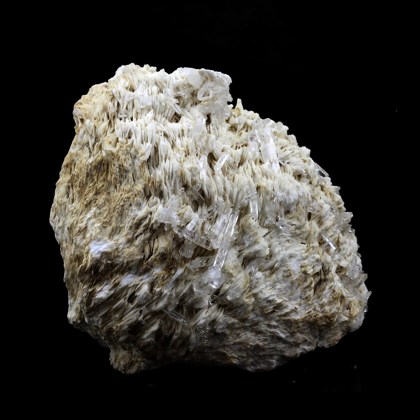 Quartz + Baryte. 1211.5 carats. Le Ribot, L'Alpe d'Huez, Isère, France
