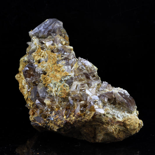 Axinite. 102.5 carats. La Balme d'Auris, Bourg d'Oisans, Isère, France