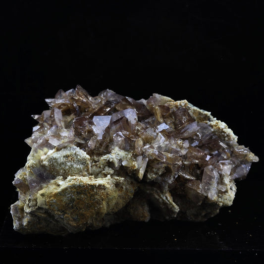 Axinite. 136.5 carats. La Balme d'Auris, Bourg d'Oisans, Isère, France