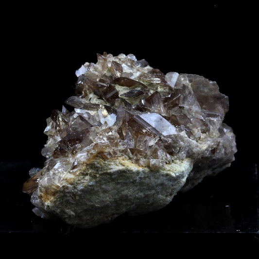 Axinite. 48.5 carats. La Balme d'Auris, Bourg d'Oisans, Isère, France