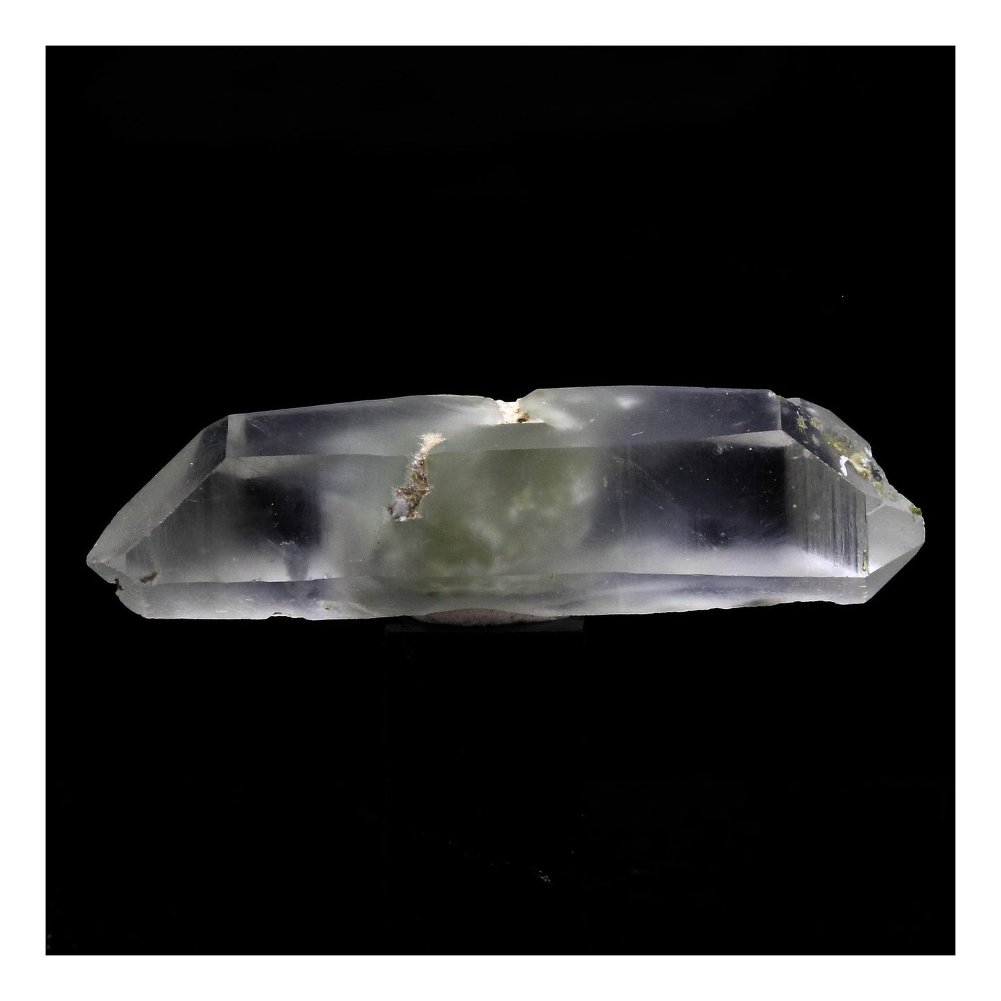 Quartz, Epidote, Byssolite. 30.0 carats. Chamrousse, Belledonne, Isère, France