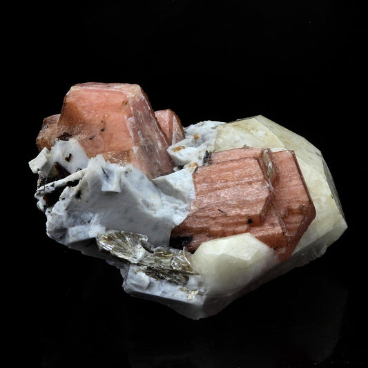 Analcime + Siderite. 62.5 carats. Mont Saint-Hilaire, Québec, Canada