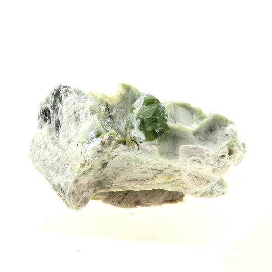 Grenat démantoïde. 8.5 carats. Jeffrey Mine, Asbestos, Québec, Canada
