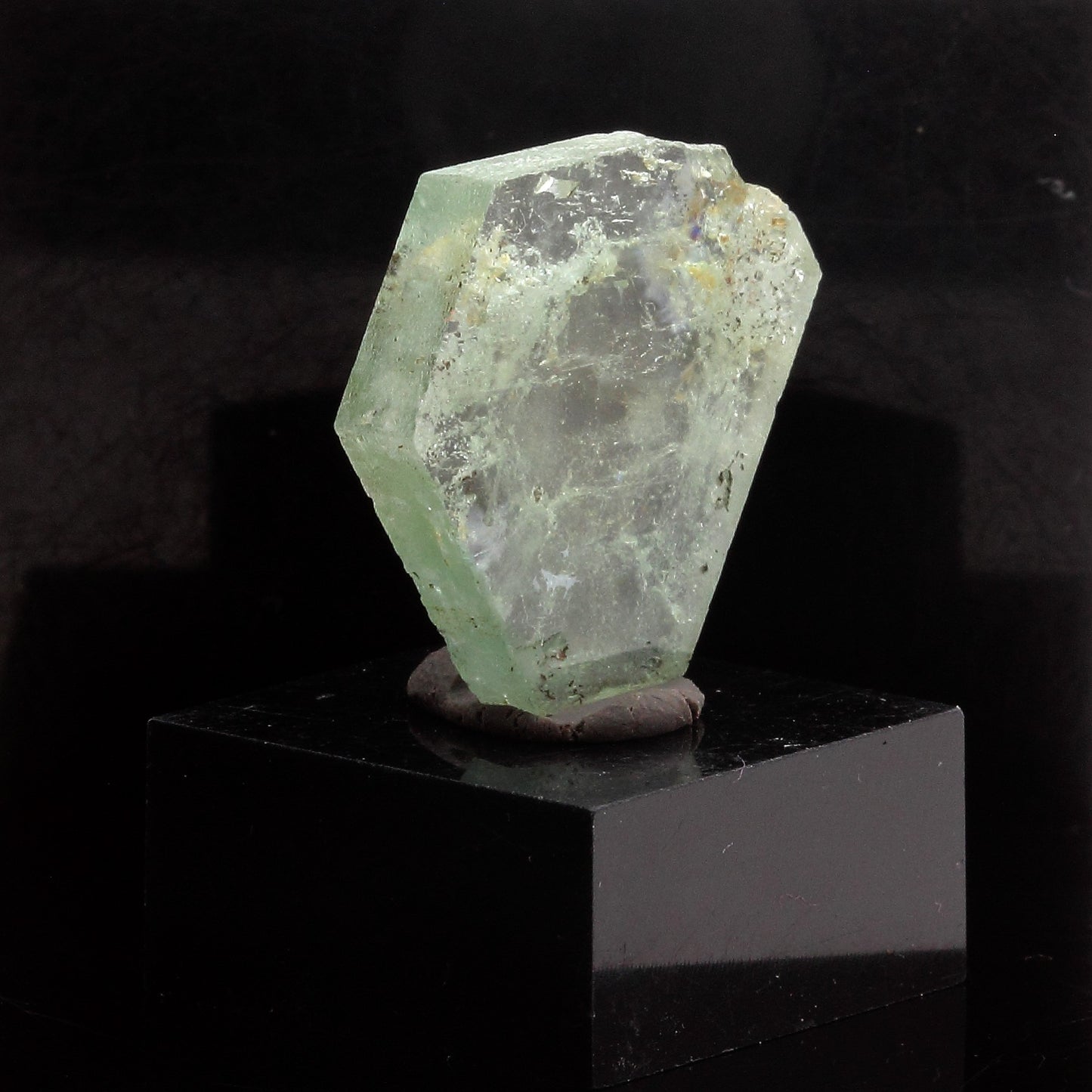 Béryl vert (tranche polie). 12.15 carats. Tsaramasoandro, Analamanga, Madagascar