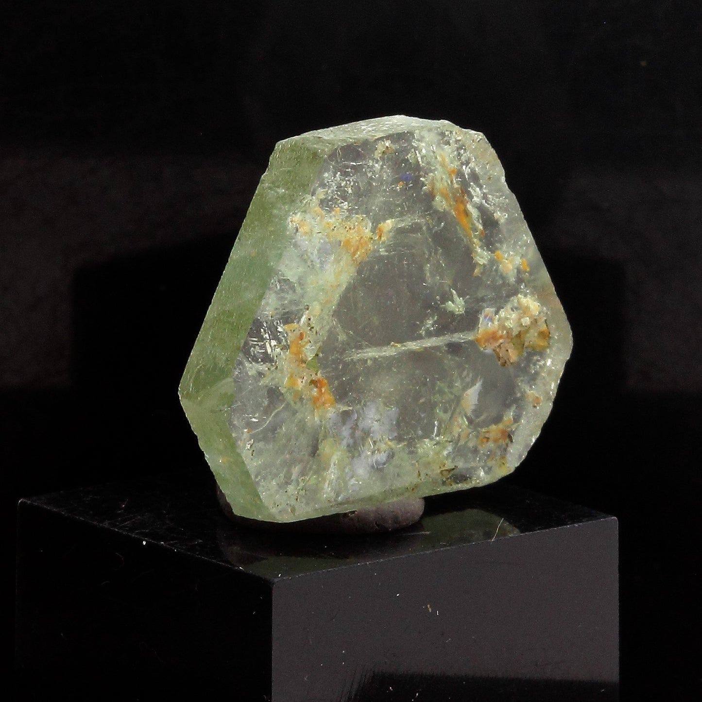 Béryl vert (tranche polie). 11.83 carats. Tsaramasoandro, Analamanga, Madagascar
