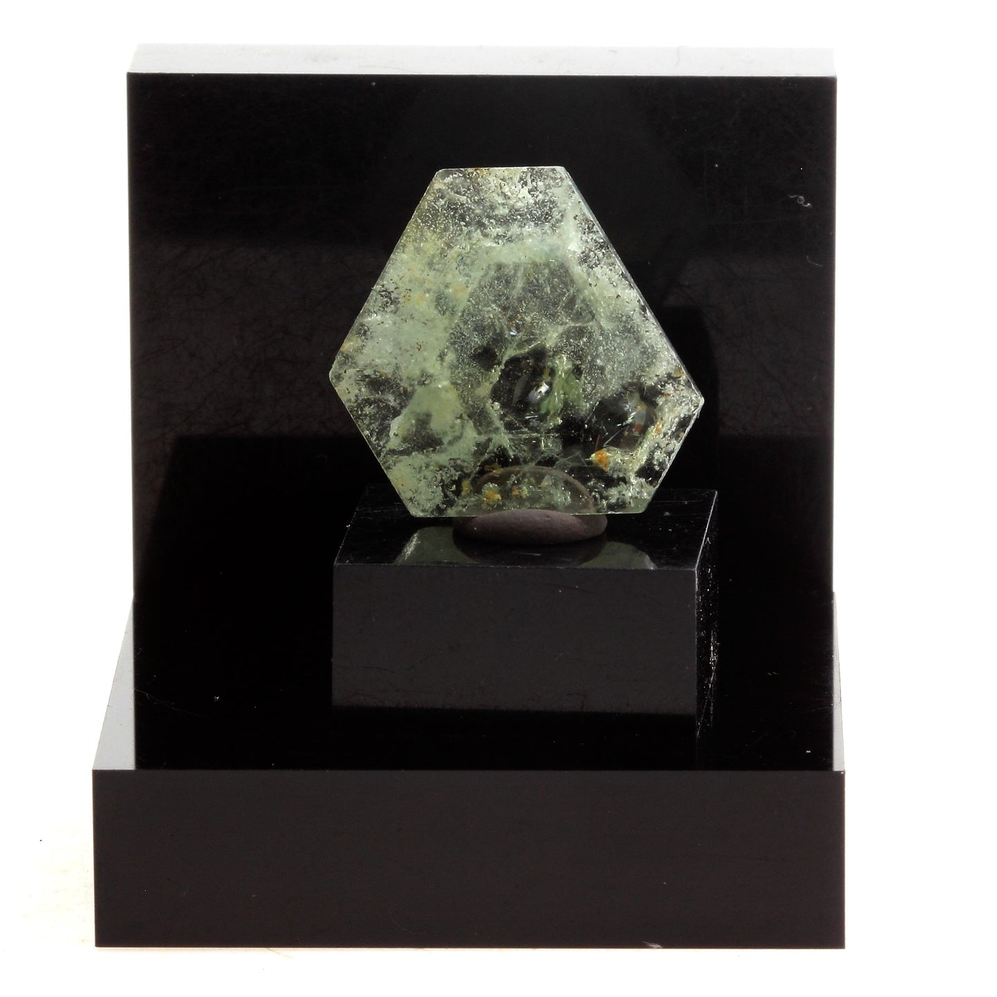Béryl vert (tranche polie). 14.47 carats. Tsaramasoandro, Analamanga, Madagascar