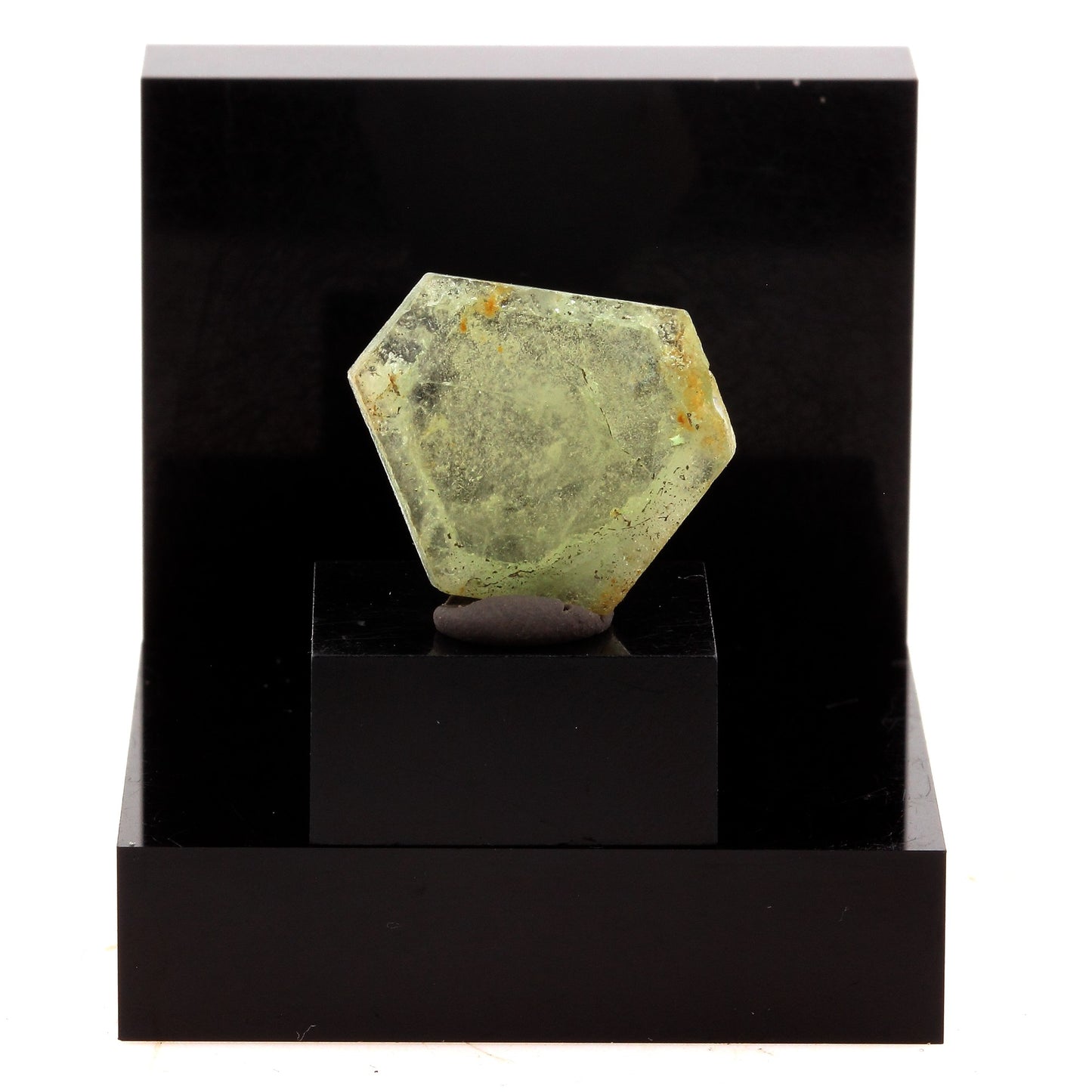 Béryl vert (tranche polie). 12.08 carats. Fitampito, Ikalamavony, Madagascar