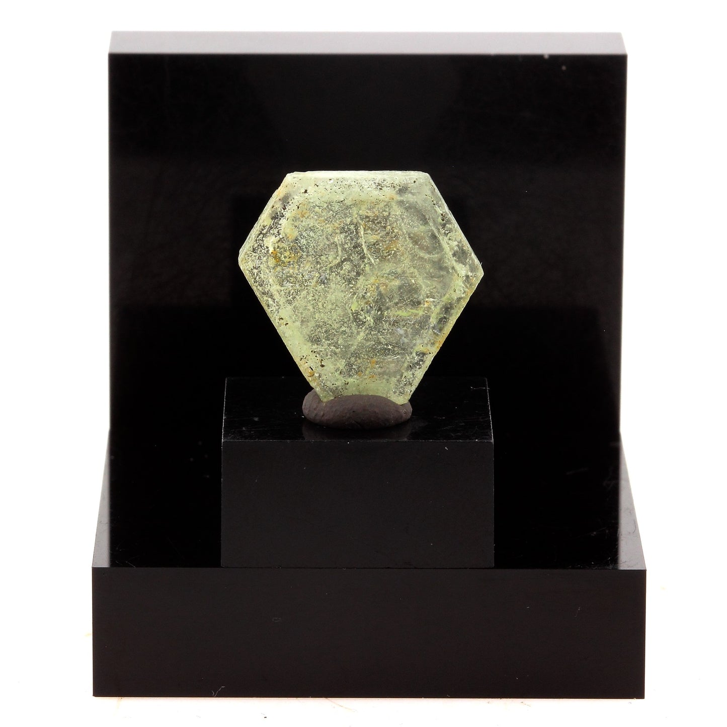 Béryl vert (tranche polie). 8.36 carats. Fitampito, Ikalamavony, Madagascar