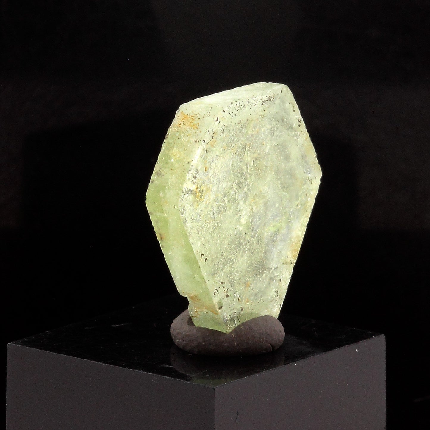Béryl vert (tranche polie). 8.36 carats. Fitampito, Ikalamavony, Madagascar
