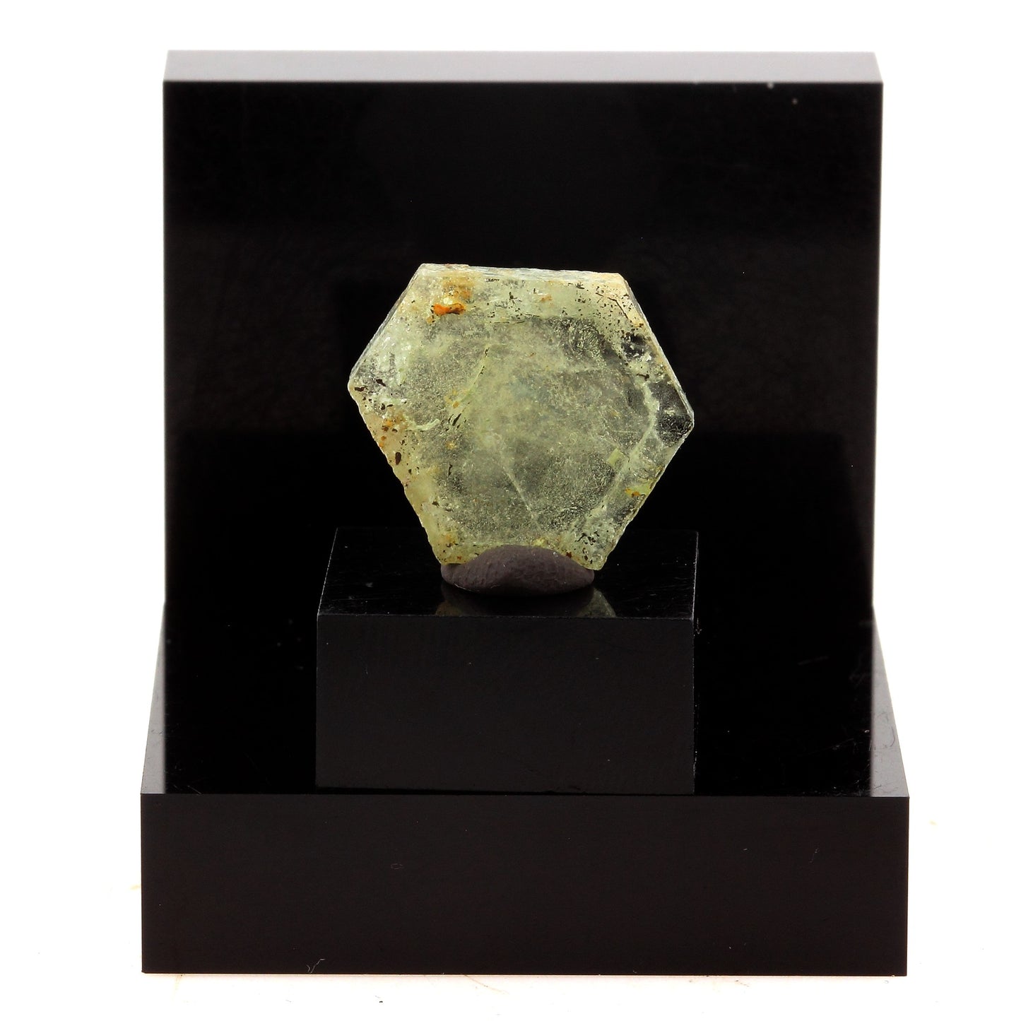Béryl vert (tranche polie). 9.75 carats. Fitampito, Ikalamavony, Madagascar