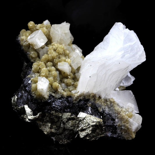 Calcite, Pyrite, Sphalerite, Siderite. 935.0 carats. Dal'negorsk, Russie