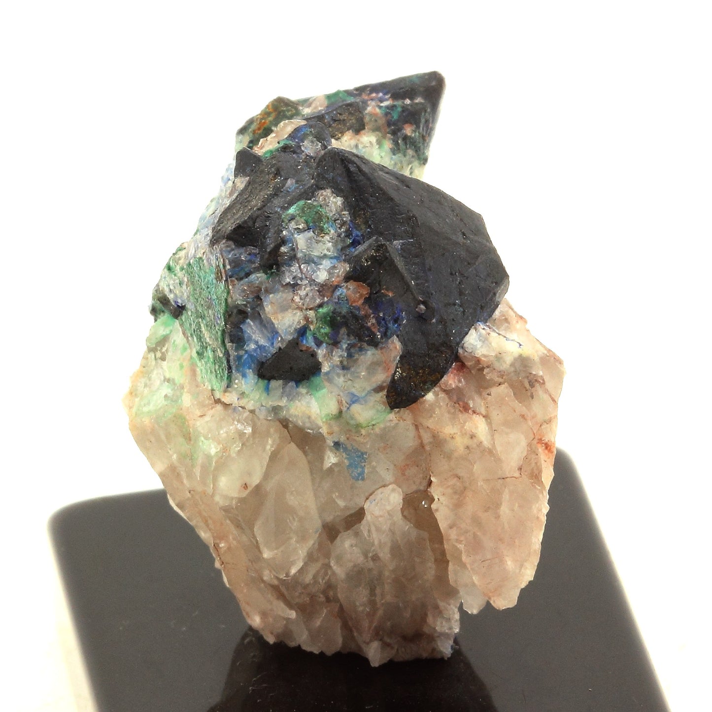 Cuprite. 163.0 carats. Katanga, Congo