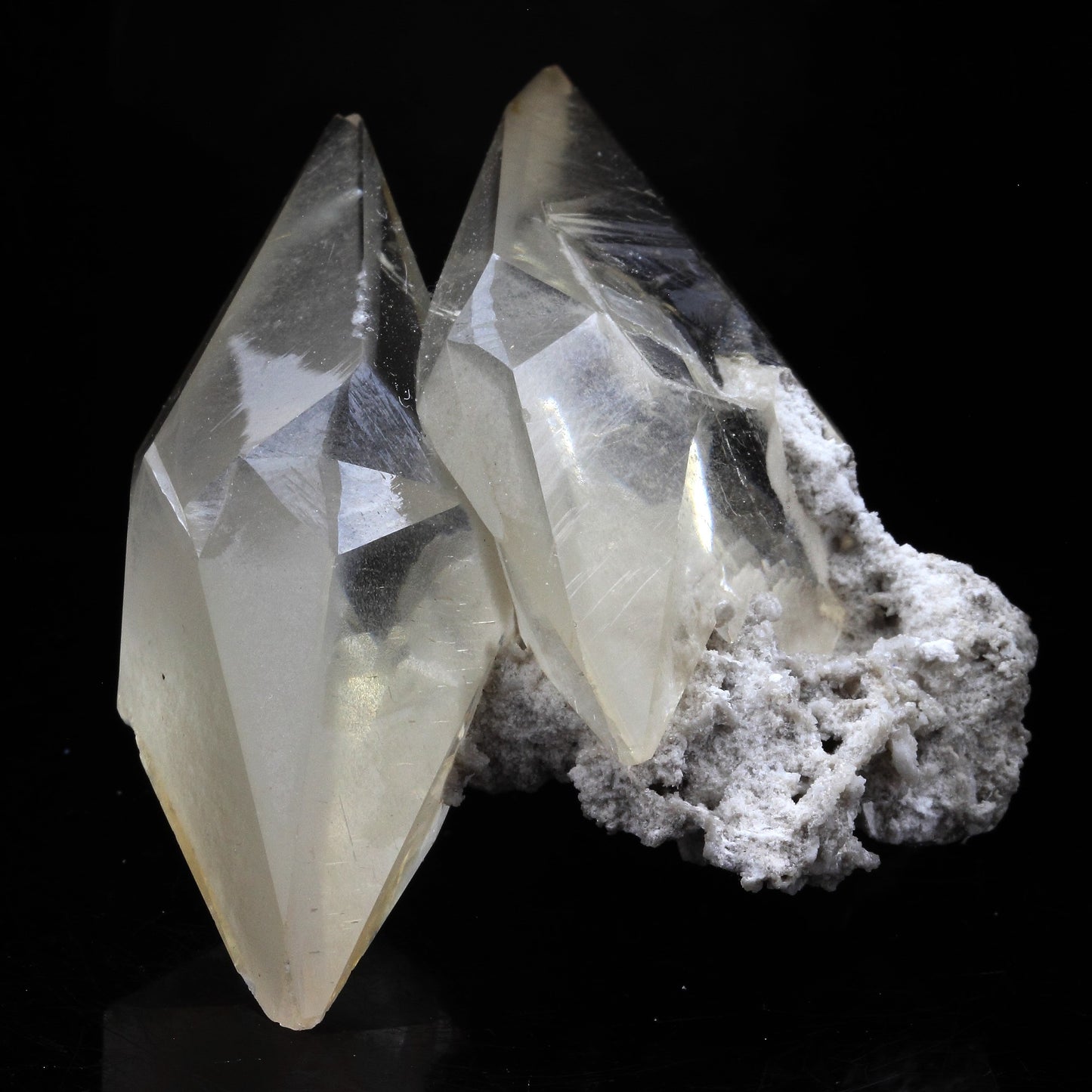 Calcite. 487.5 carats. Elmwood mine, Carthage, Tennessee, USA