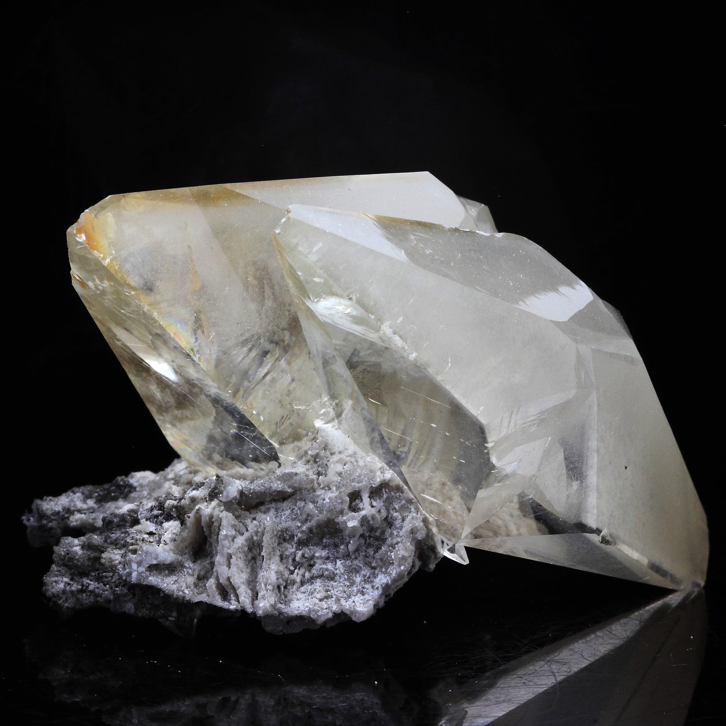 Calcite. 487.5 carats. Elmwood mine, Carthage, Tennessee, USA