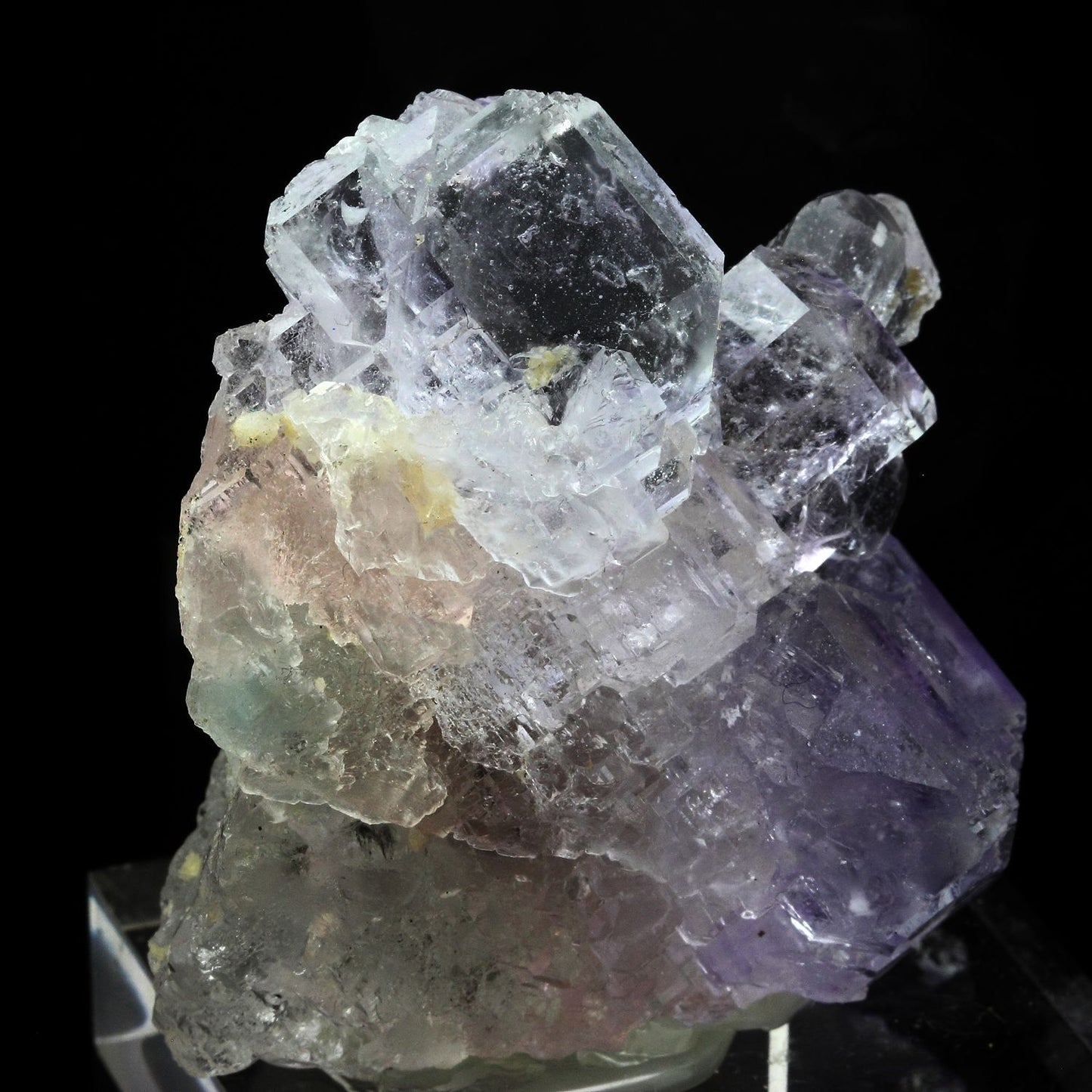 Fluorite. 803.5 carats. Henan, Chine