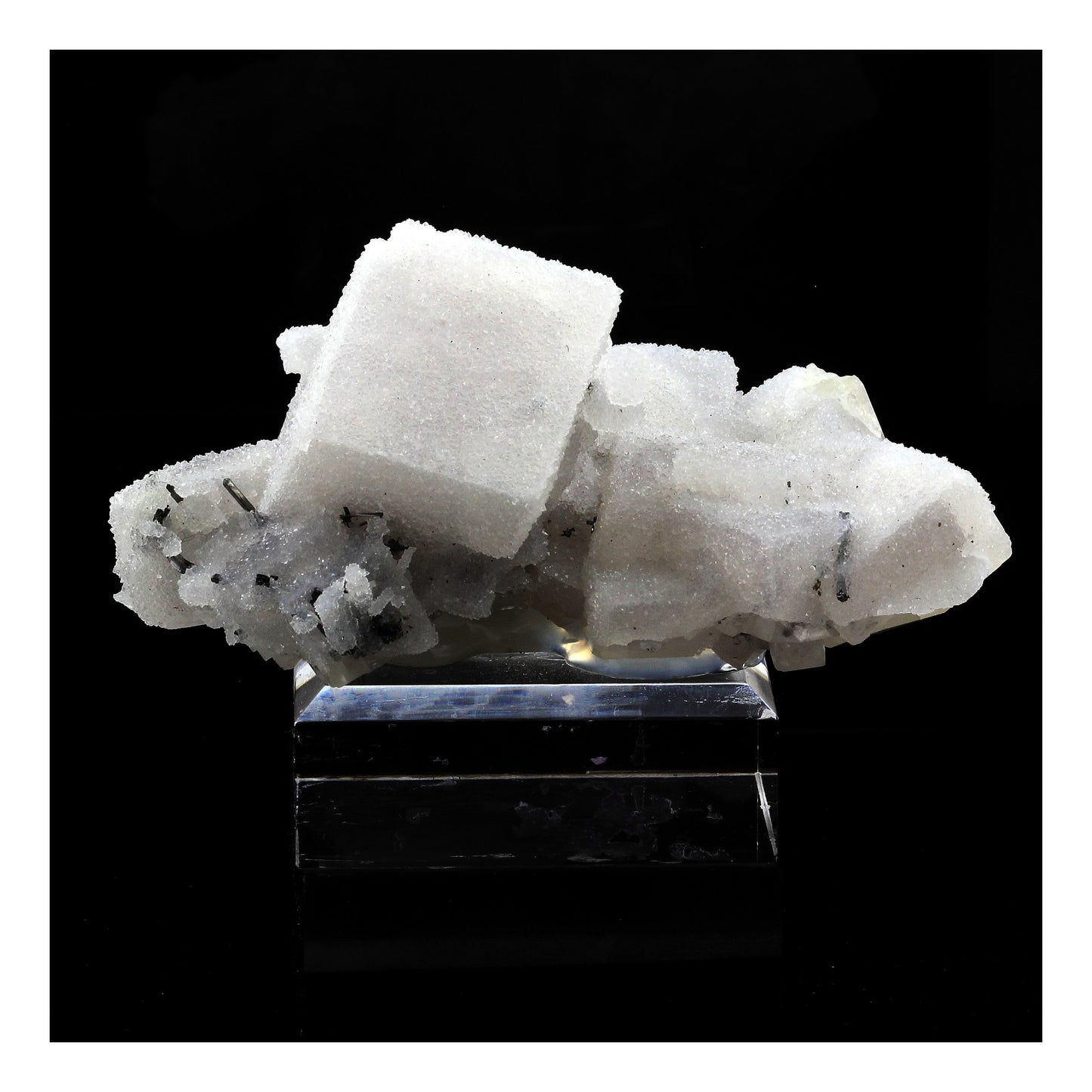 Baryte, Quartz, Stibnite. 1547.0 carats. Murray mine, Elko Co., Nevada, USA